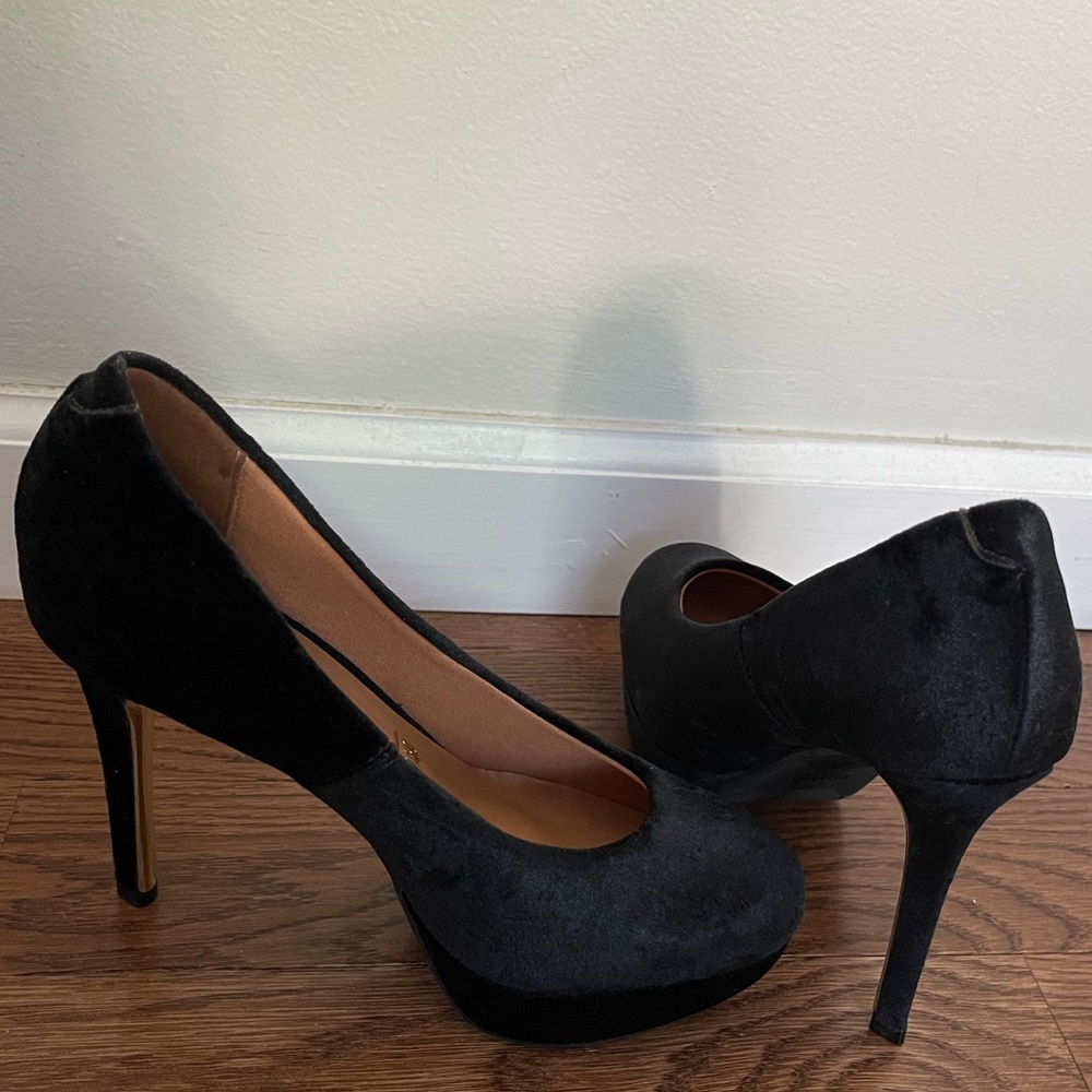Vizzano Brazilian high heels shoe 5.5 fits 6 black